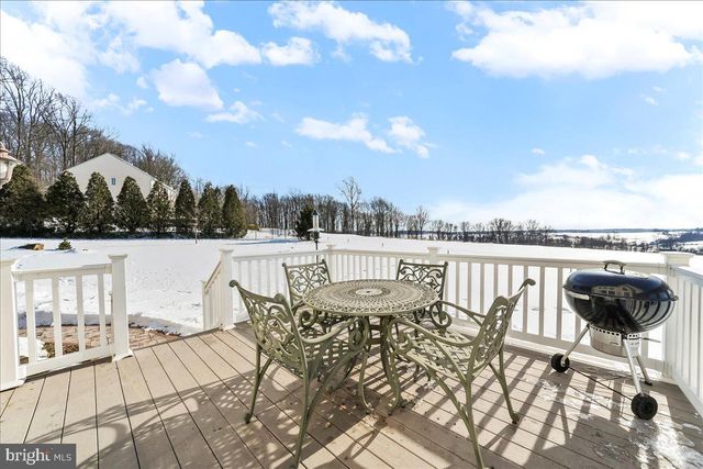 331 IRONSTONE LN, Elverson, PA 19520