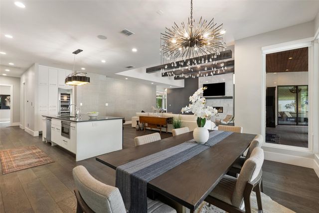 1817 Knights Chance LN, Spicewood, TX 78669