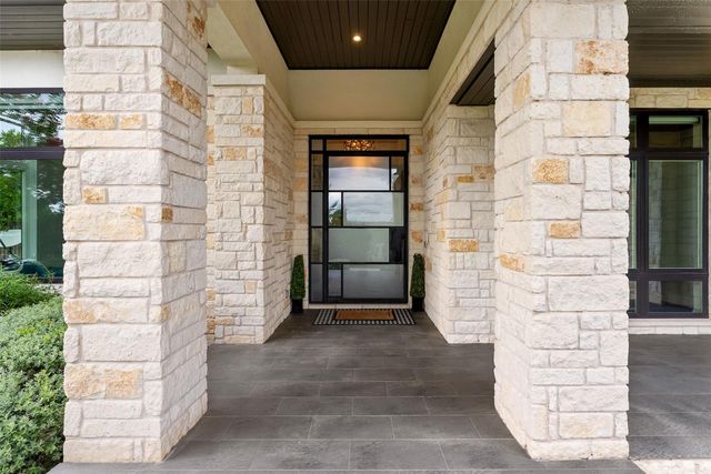 1817 Knights Chance LN, Spicewood, TX 78669