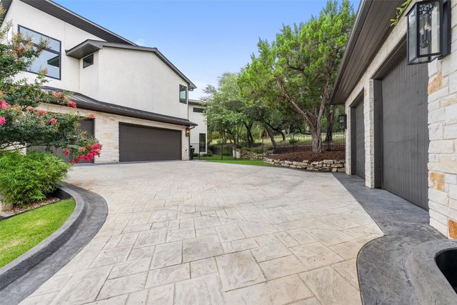 1817 Knights Chance LN, Spicewood, TX 78669