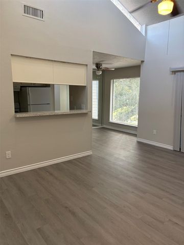 13155 Walden Road 202, Montgomery, TX 77356