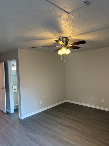 13155 Walden Road 202, Montgomery, TX 77356