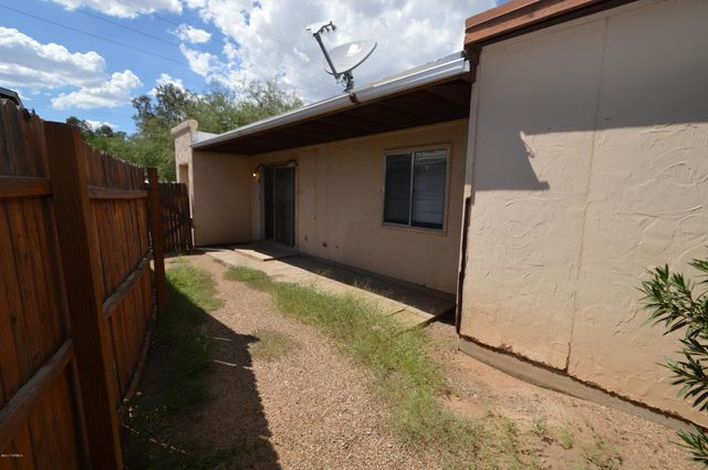 1614 N Columbus Boulevard, Tucson, AZ 85712