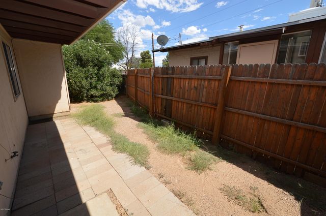 1614 N Columbus Boulevard, Tucson, AZ 85712