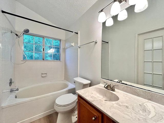 806 Minturn LN, Austin, TX 78748