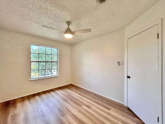 806 Minturn LN, Austin, TX 78748