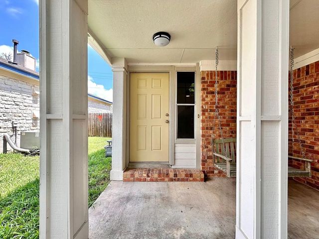 806 Minturn LN, Austin, TX 78748