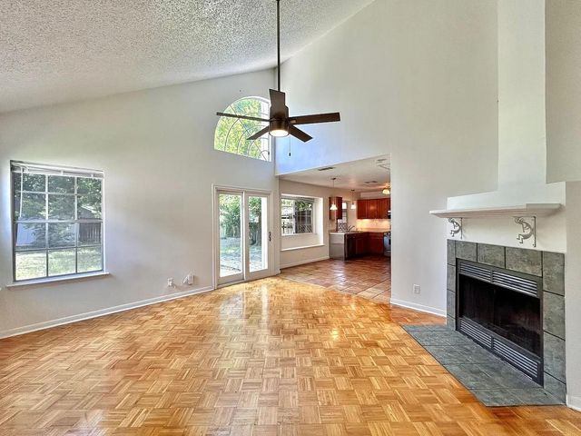806 Minturn LN, Austin, TX 78748