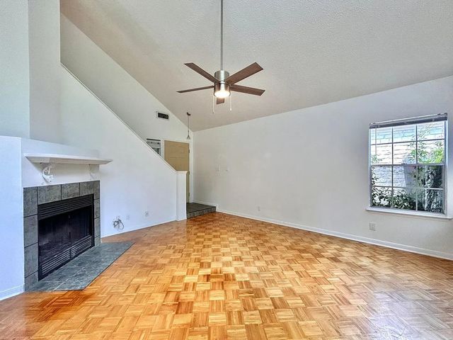 806 Minturn LN, Austin, TX 78748
