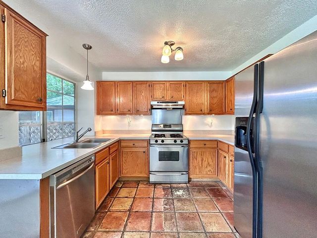806 Minturn LN, Austin, TX 78748