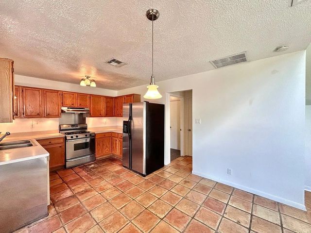 806 Minturn LN, Austin, TX 78748