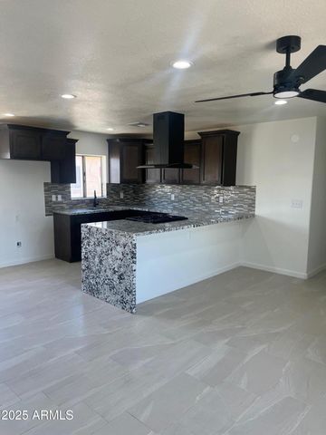 810 E 3RD Street, Douglas, AZ 85607