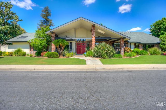 9600 Valley Oak Court, Bakersfield, CA 93311