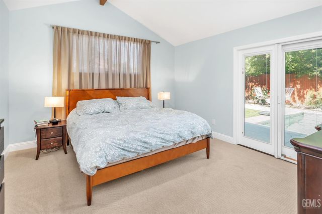 9600 Valley Oak Court, Bakersfield, CA 93311