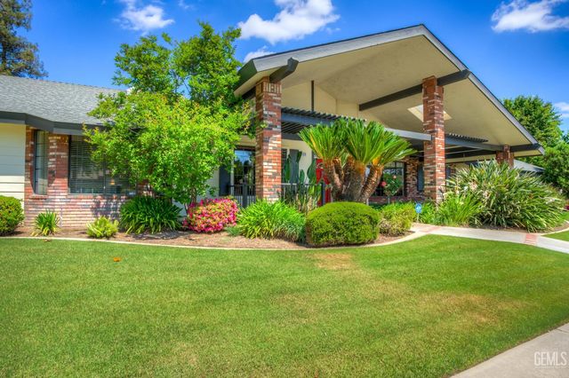 9600 Valley Oak Court, Bakersfield, CA 93311