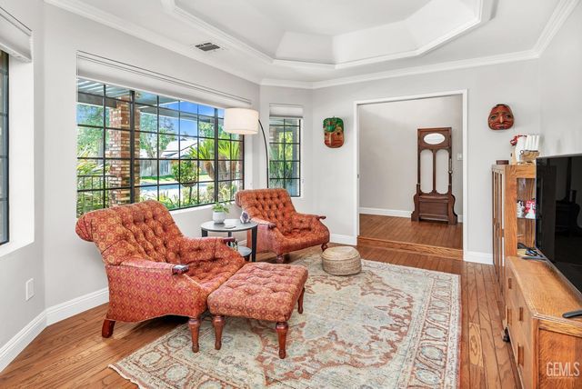 9600 Valley Oak Court, Bakersfield, CA 93311