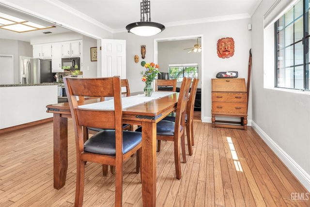 9600 Valley Oak Court, Bakersfield, CA 93311