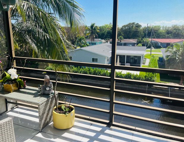 111 Royal Pk Drive, Oakland Park, FL 33309