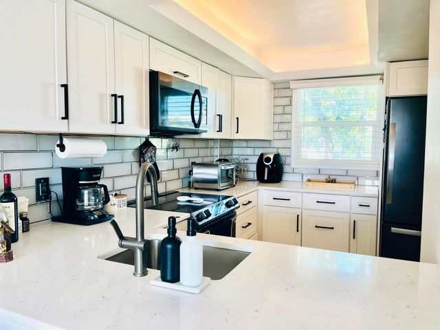 111 Royal Pk Drive, Oakland Park, FL 33309