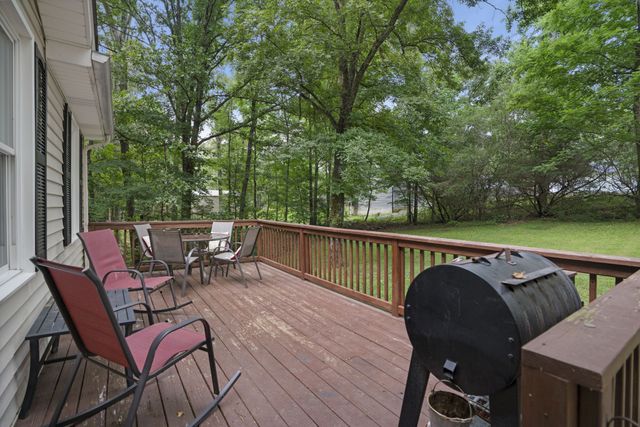 2272 Ferry Rd, Clarksville, TN 37040