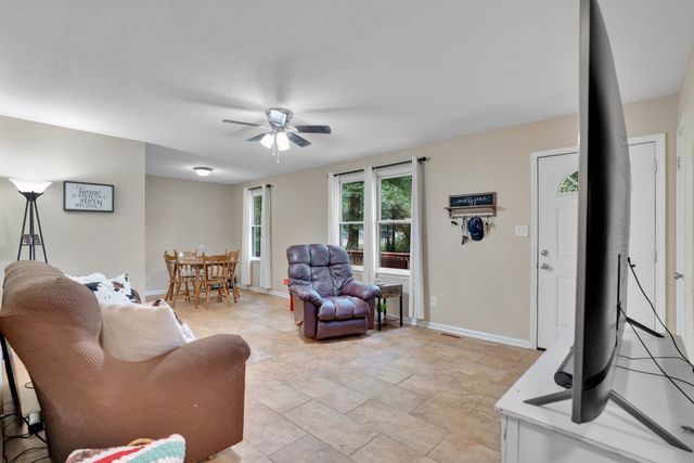 2272 Ferry Rd, Clarksville, TN 37040