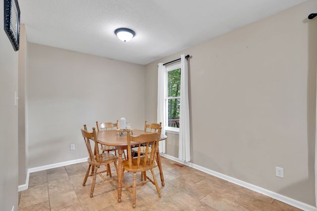 2272 Ferry Rd, Clarksville, TN 37040