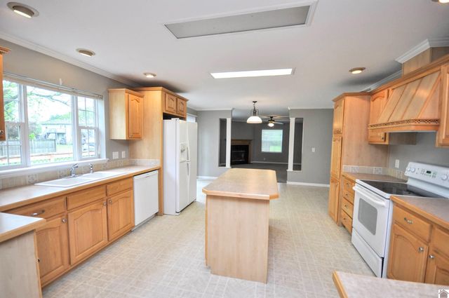 5770 & 5772 Metropolis Lake Road, West Paducah, KY 42086