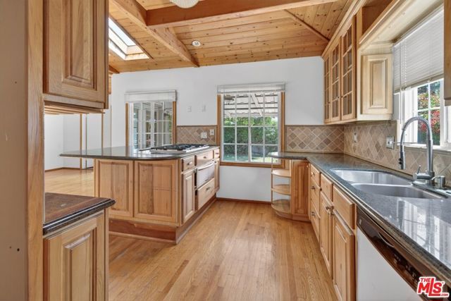 626 Jamestown Road, Burbank, CA 91504