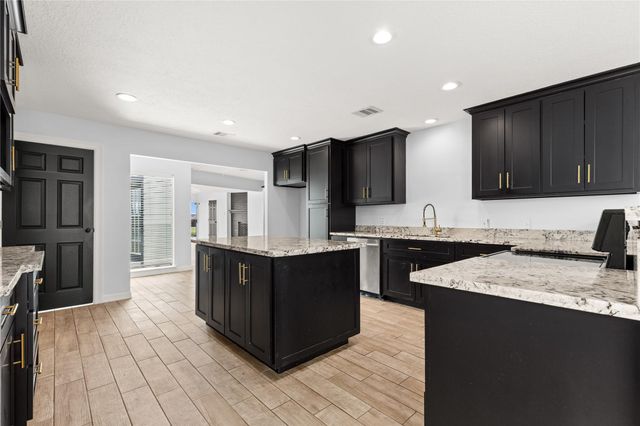 1610 Cleveland Drive, Deer Park, TX 77536