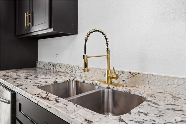 1610 Cleveland Drive, Deer Park, TX 77536