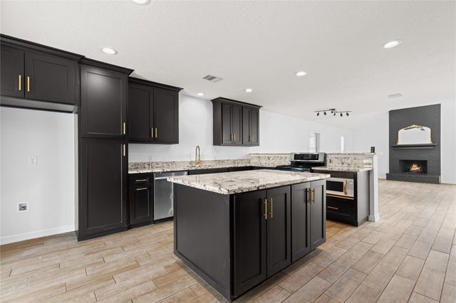 1610 Cleveland Drive, Deer Park, TX 77536