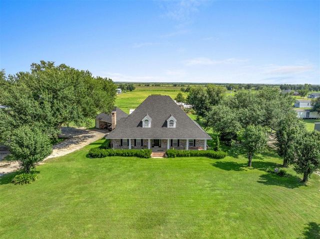 1467 HWY 384, Grand Lake, LA 70607