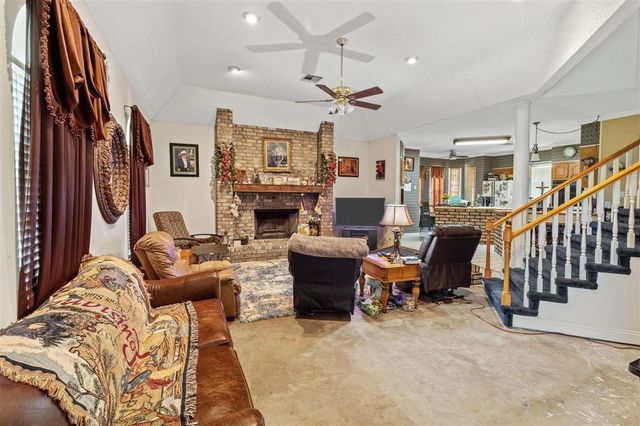 1467 HWY 384, Grand Lake, LA 70607