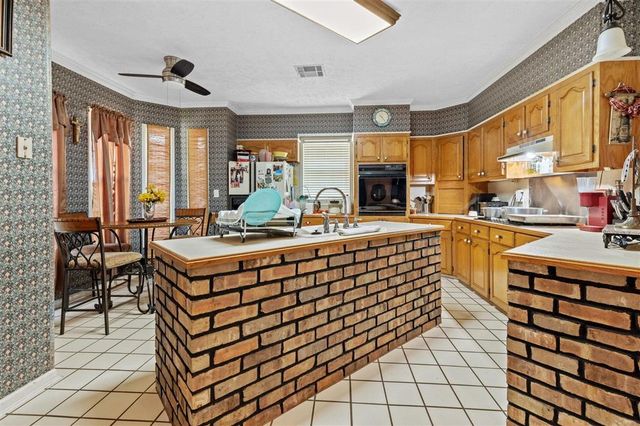 1467 HWY 384, Grand Lake, LA 70607