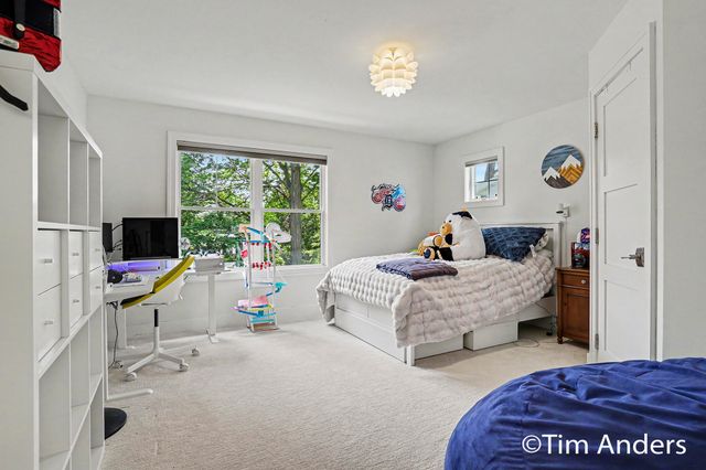 556 Greenwood Avenue SE, East Grand Rapids, MI 49506