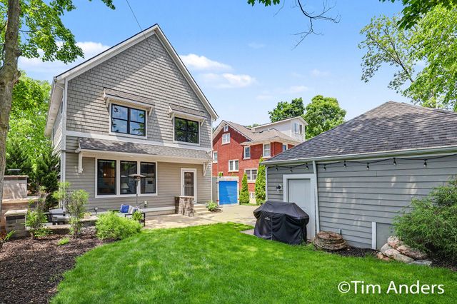 556 Greenwood Avenue SE, East Grand Rapids, MI 49506