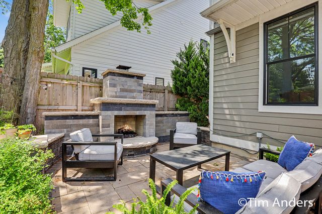 556 Greenwood Avenue SE, East Grand Rapids, MI 49506