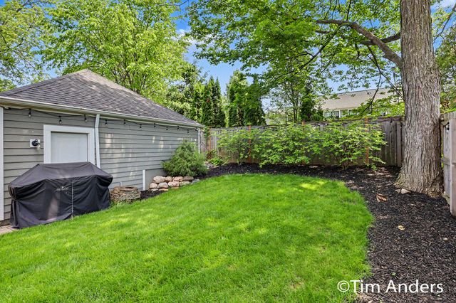 556 Greenwood Avenue SE, East Grand Rapids, MI 49506