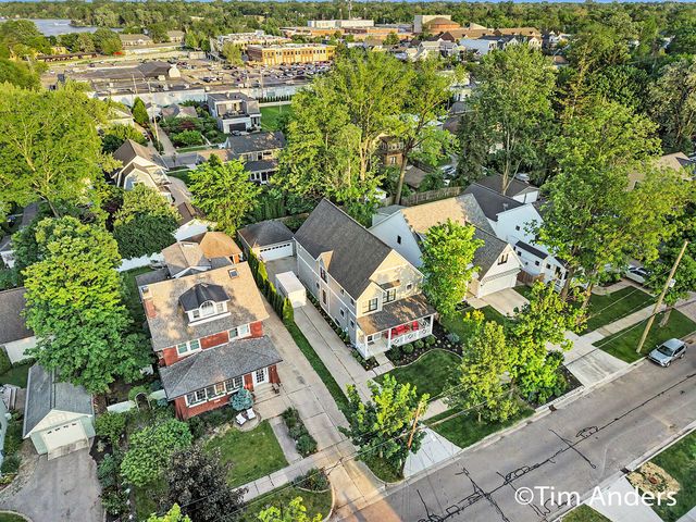 556 Greenwood Avenue SE, East Grand Rapids, MI 49506