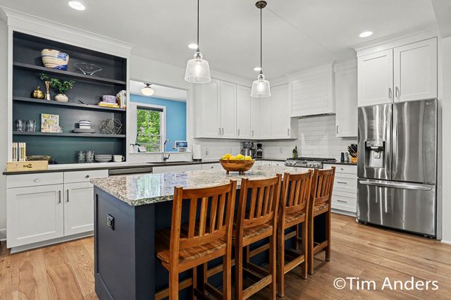 556 Greenwood Avenue SE, East Grand Rapids, MI 49506