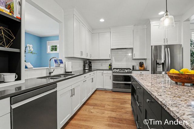 556 Greenwood Avenue SE, East Grand Rapids, MI 49506