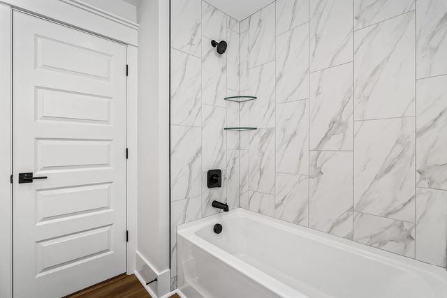 808 Tanager Court, White House, TN 37188