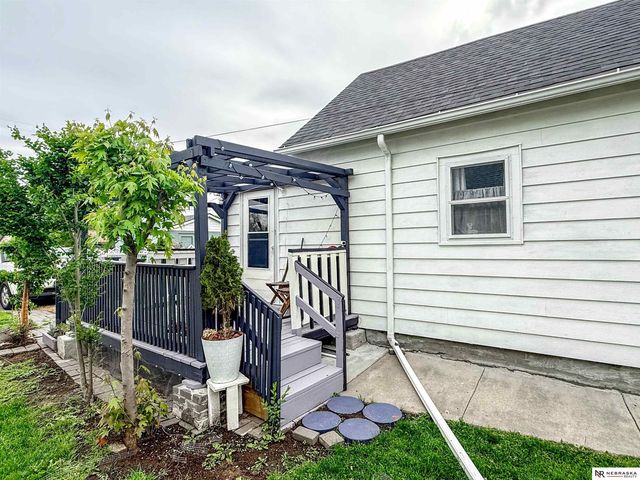 3621 V Street, Omaha, NE 68107