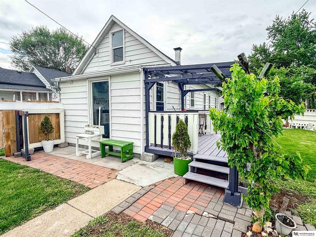 3621 V Street, Omaha, NE 68107