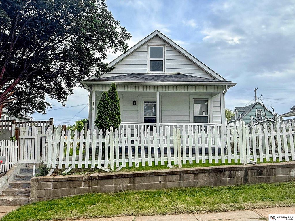 3621 V Street, Omaha, NE 68107
