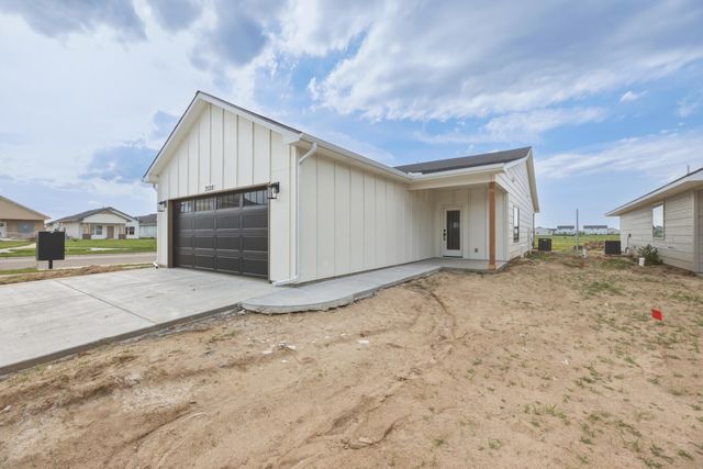 3528 N Azalea St, Maize, KS 67223