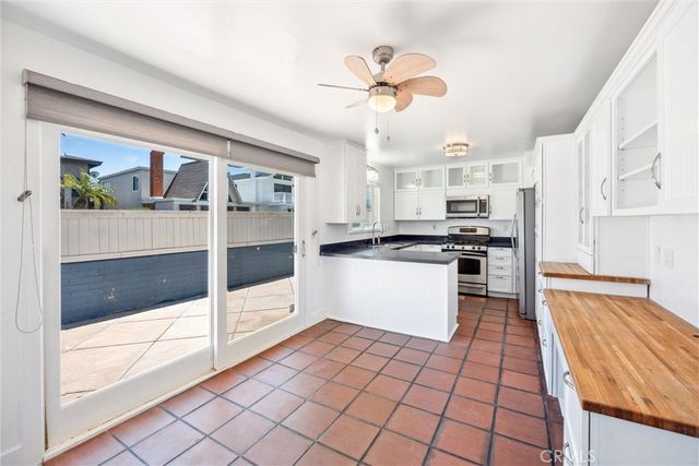 336 Canal Street, Newport Beach, CA 92663