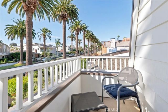 602 Marguerite 2, Corona Del Mar, CA 92625