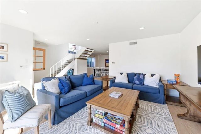 602 Marguerite 2, Corona Del Mar, CA 92625