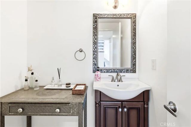 602 Marguerite 2, Corona Del Mar, CA 92625